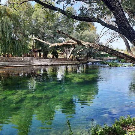 Guest House Green River ยูบุสกี ภายนอก รูปภาพ