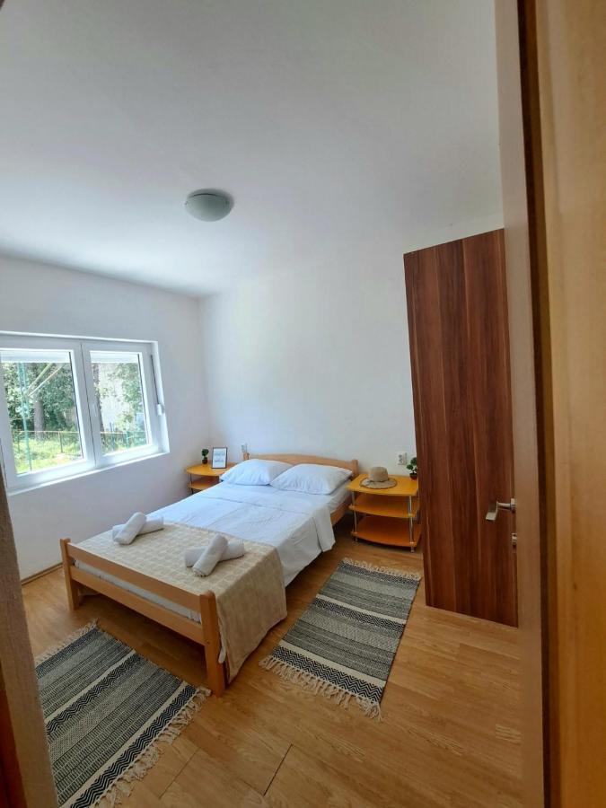 Guest House Green River ยูบุสกี ภายนอก รูปภาพ