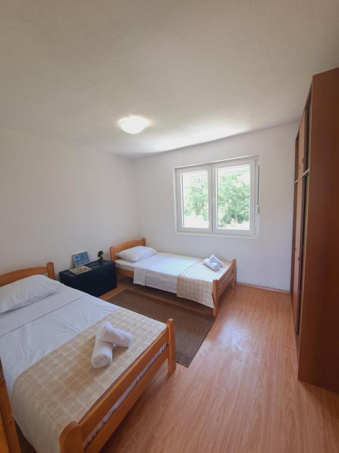 Guest House Green River ยูบุสกี ภายนอก รูปภาพ