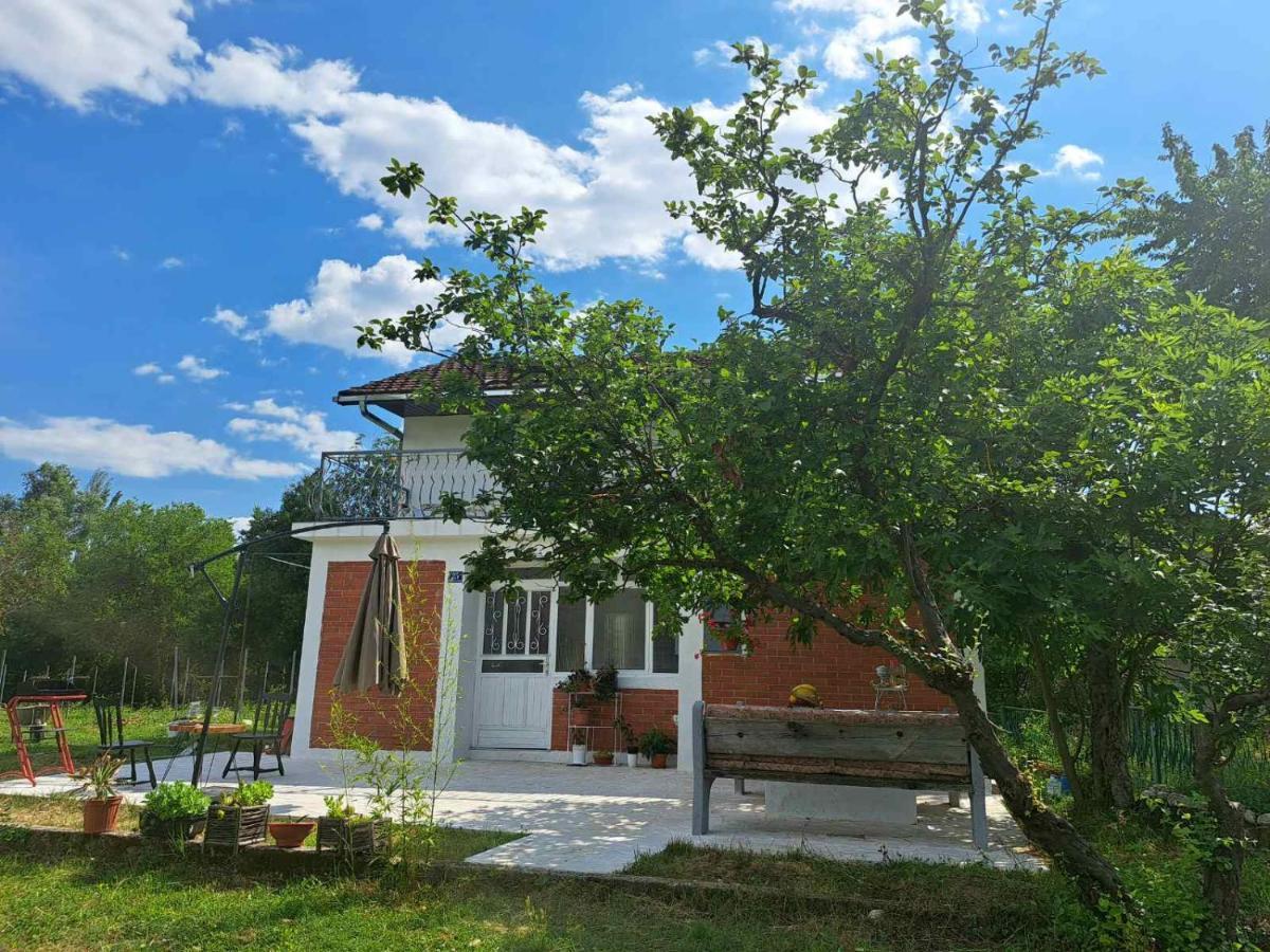 Guest House Green River ยูบุสกี ภายนอก รูปภาพ
