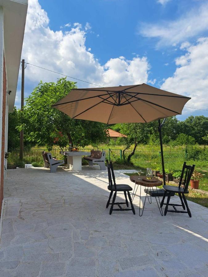 Guest House Green River ยูบุสกี ภายนอก รูปภาพ