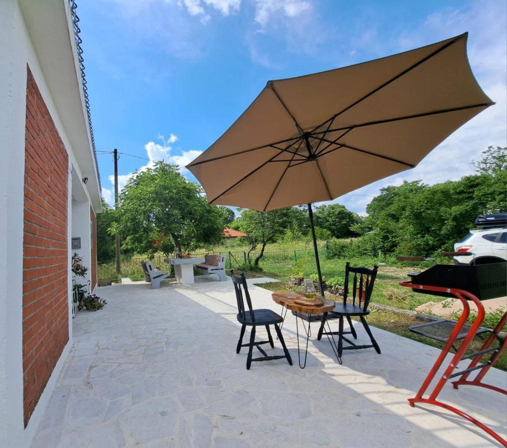 Guest House Green River ยูบุสกี ภายนอก รูปภาพ