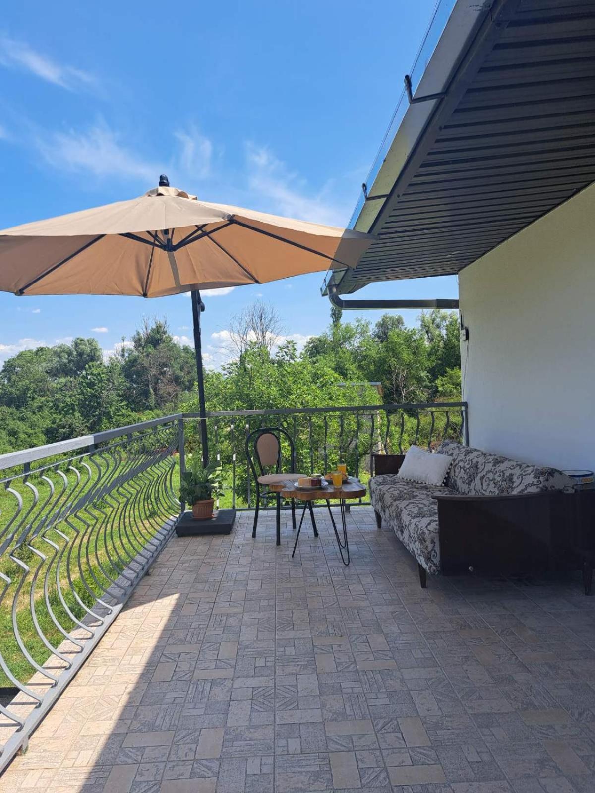 Guest House Green River ยูบุสกี ภายนอก รูปภาพ